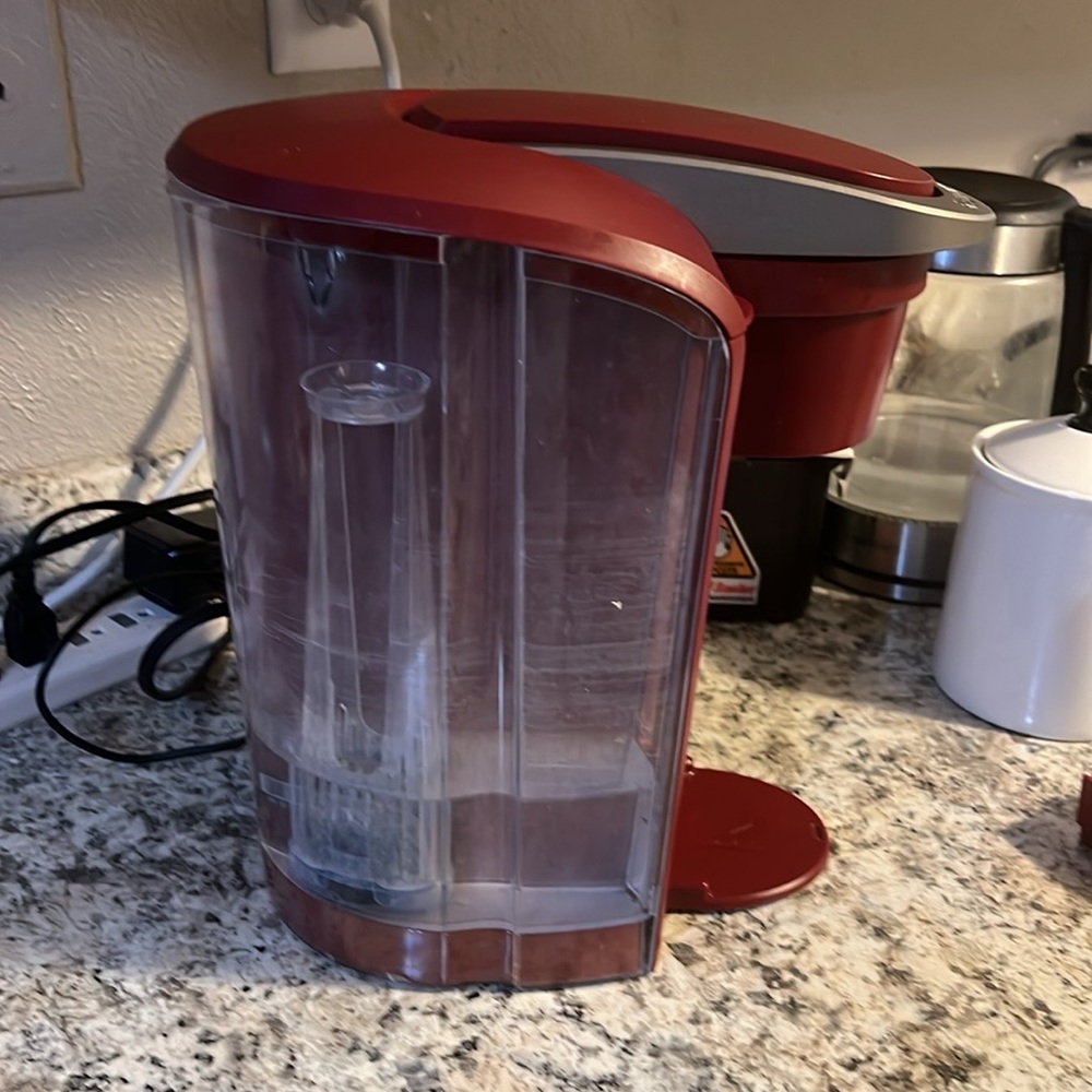 It is in good condition and works well, I am selling it so I can get another one